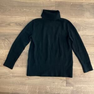 Women’s Banana Republic sweater, S
